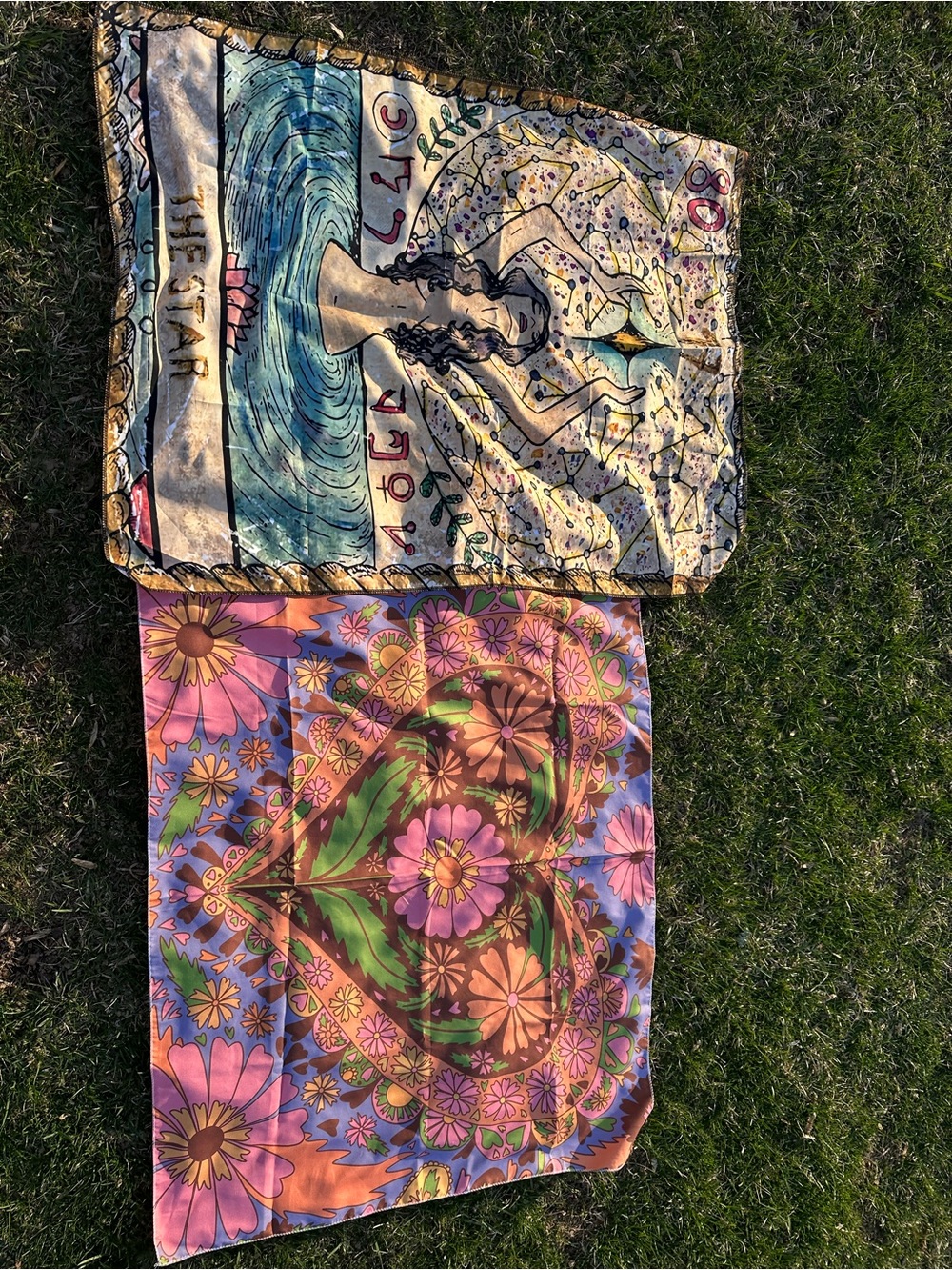Tapestry bundle - Picture 2 of 4